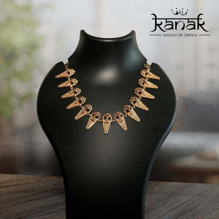 regal talon necklace