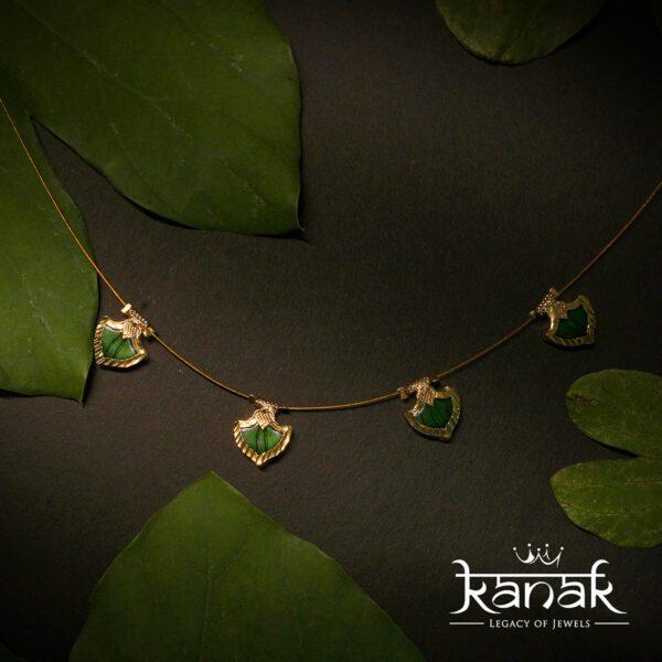 emerald whisper necklace